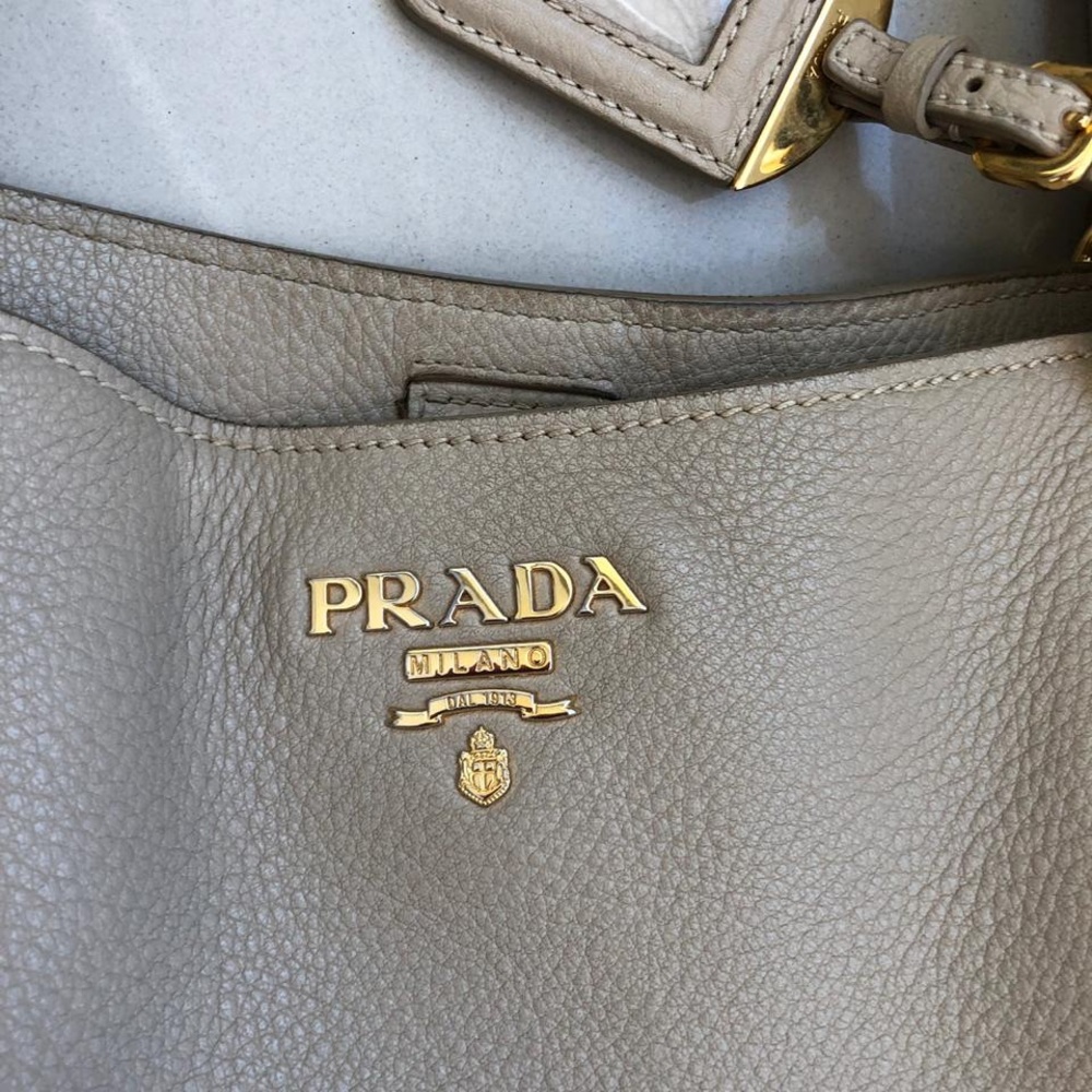Prada Beige Leather Tote Bag with Gold Hardware - Picture 2 of 16